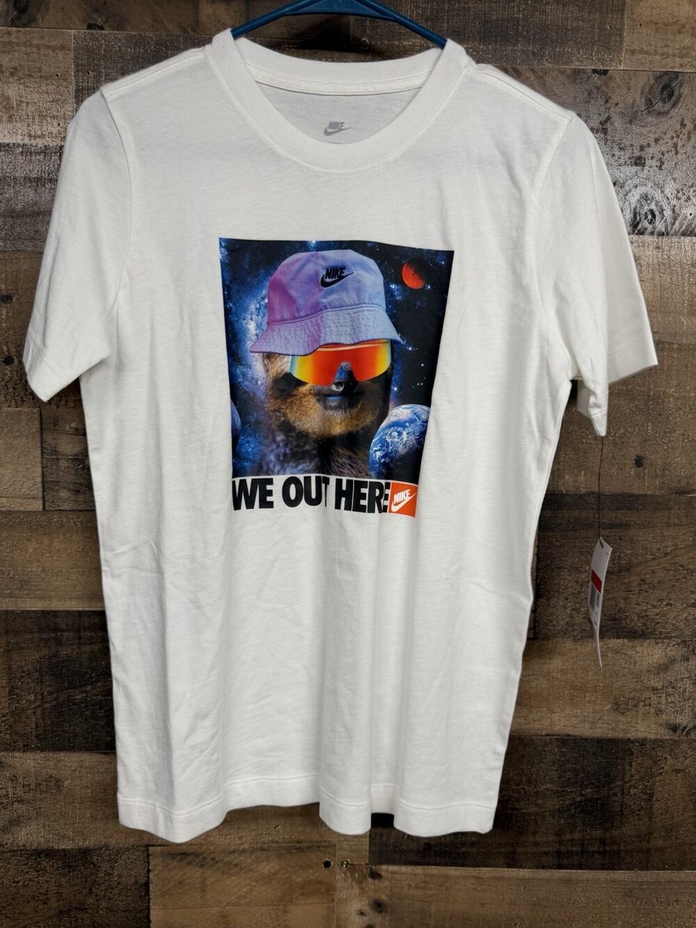 Nike Kids Size Large Space Sloth We Out Here Graphic T-Shirt White NWT SKU 0039